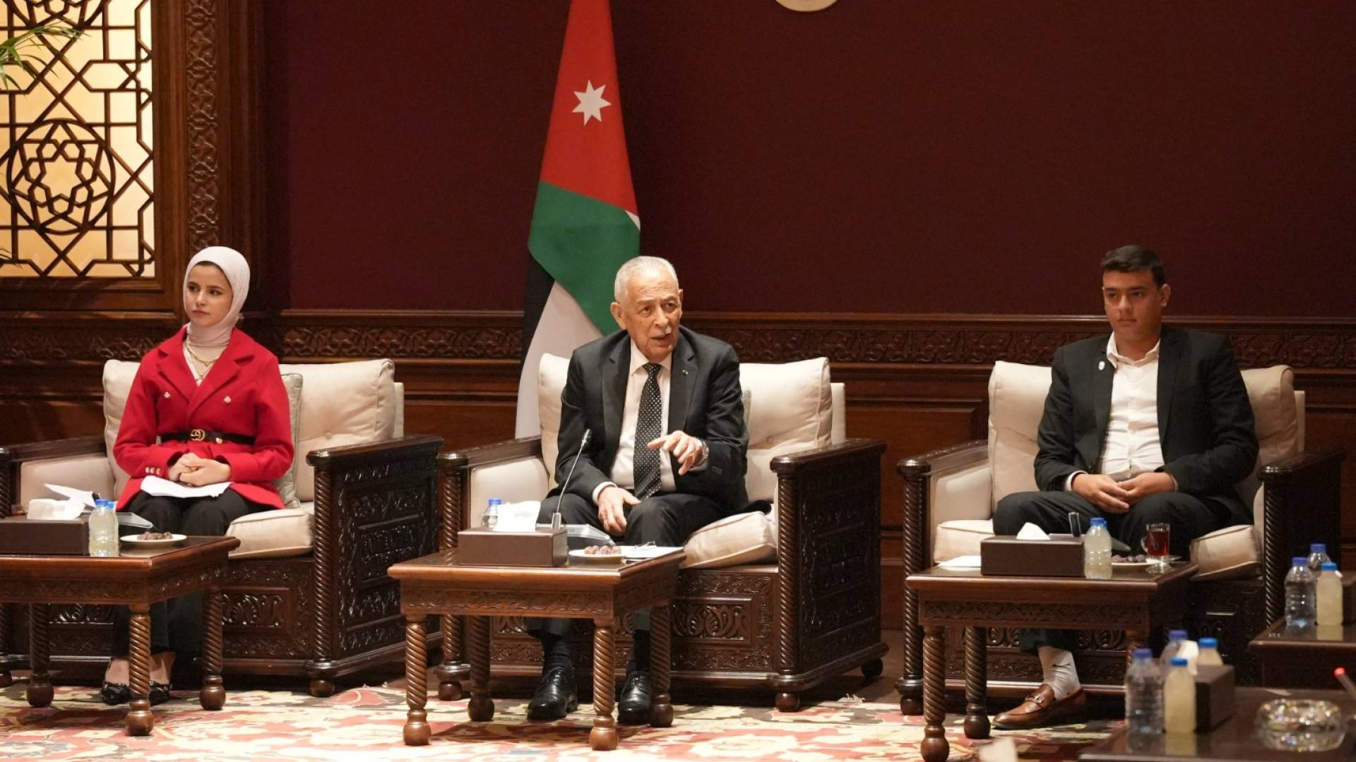 خلال لقائه وفدا شبابيا من مبادرة "أفق قيادة سياسية".. العيسوي: الأردن بقيادته الهاشمية ثابت على نهجه الوطني والإنساني وصوت حق في محيط مضطرب