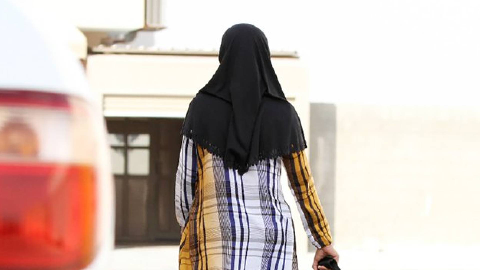 تعبيرية لعاملة