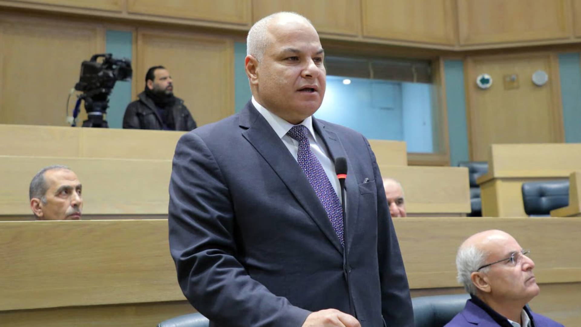 ويزر العمل خالد البكار