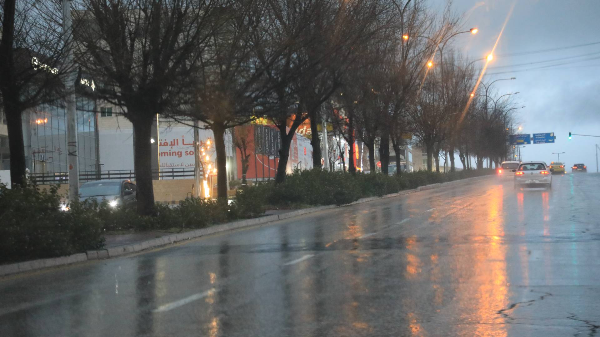 أجواء باردة وماطرة في العاصمة عمان