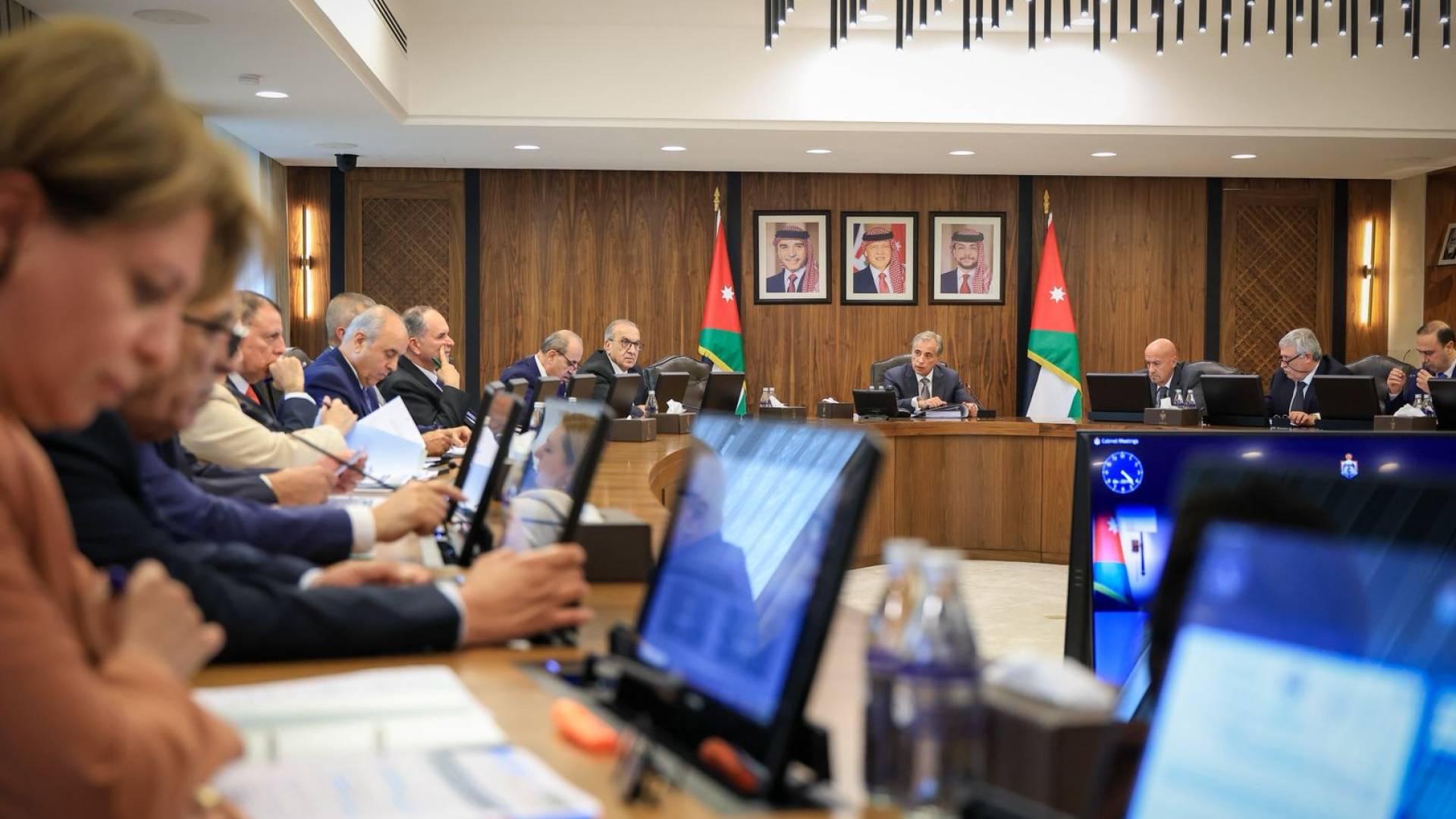 مجلس الوزراء يصدر سلسلة قرارت مهمة للأردنيين ..تفاصيل