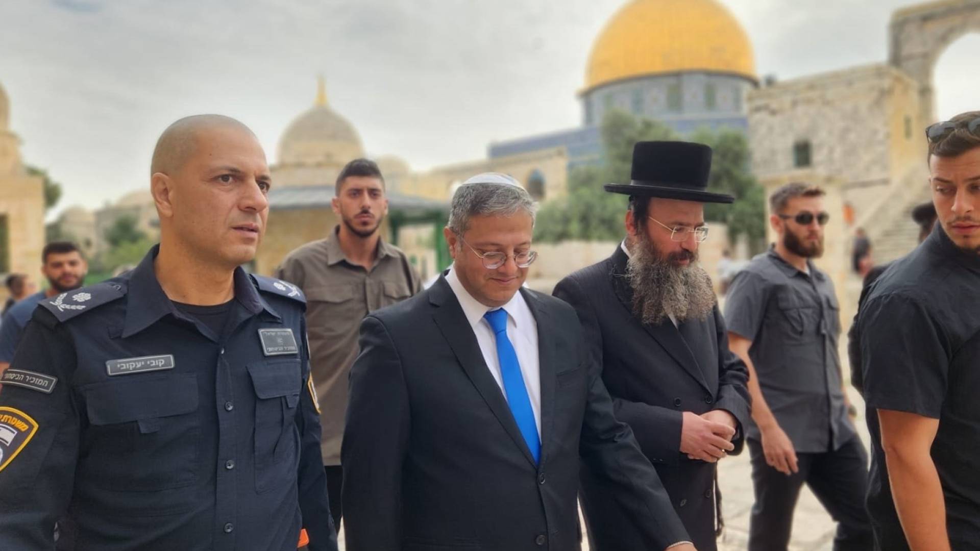 بن غفير يقتحم المسجد الأقصى