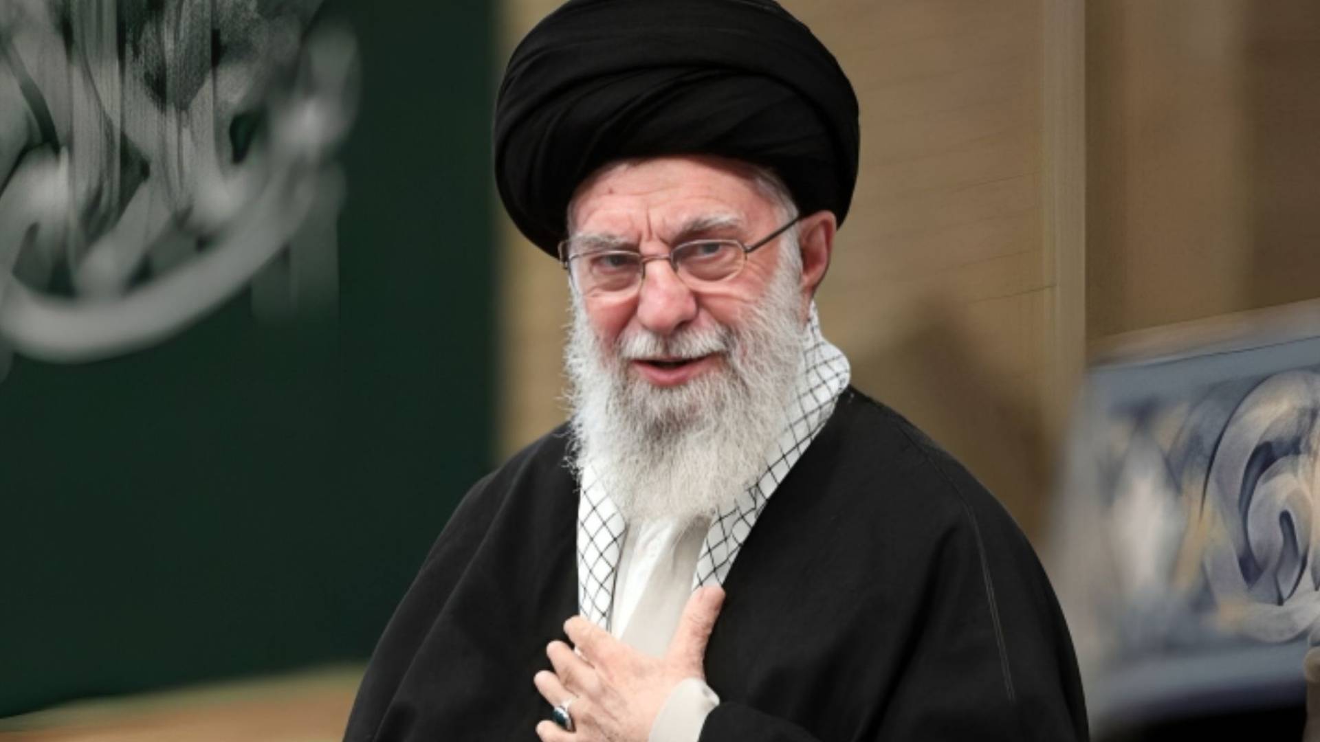 المئد الأعلى الإيراني علي خامنئي