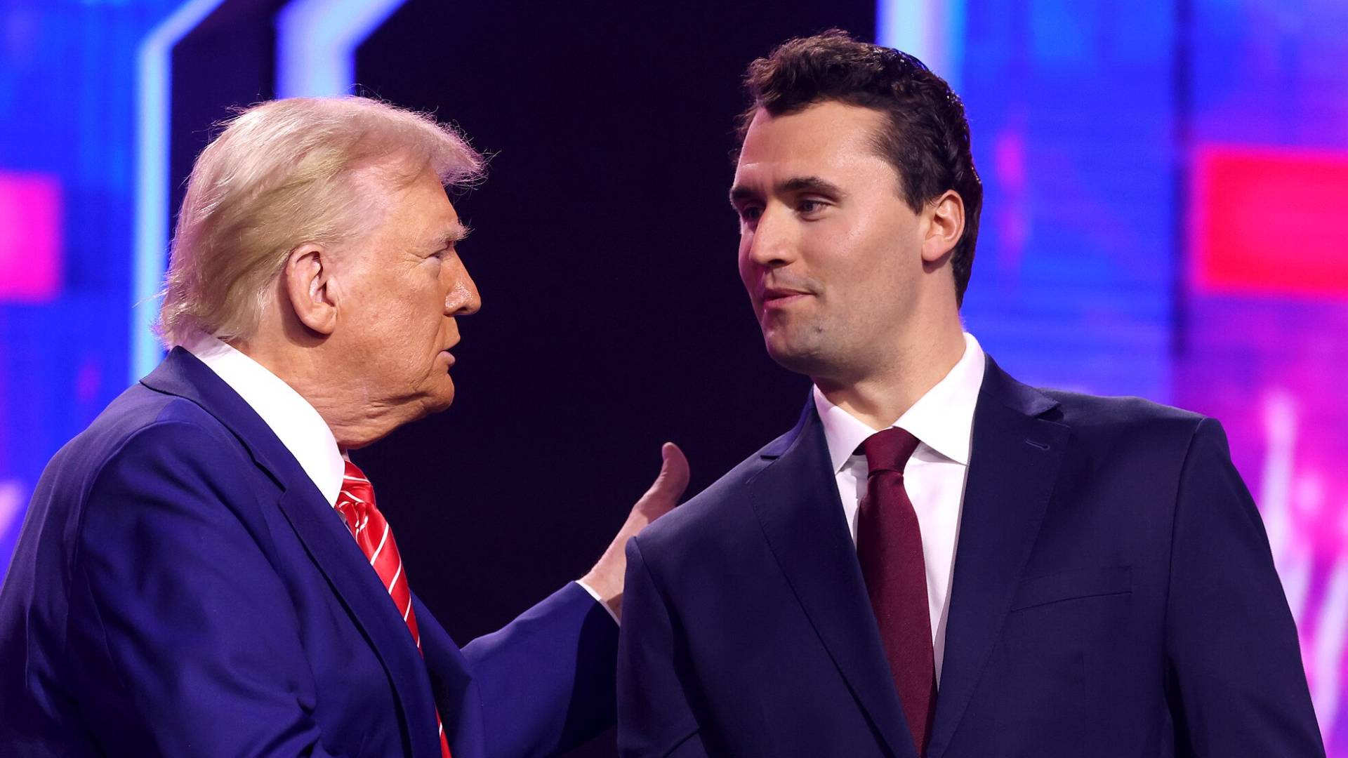 الرئيس الامريكي دونالد ترمب وتشارلي كيرك