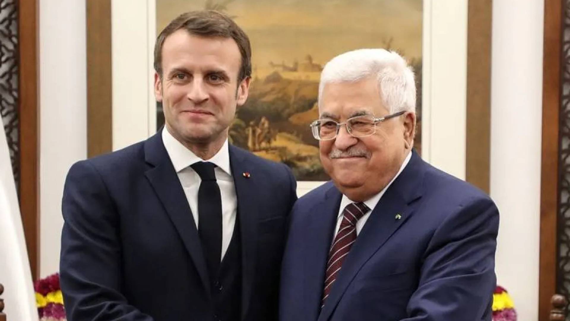 محمود عباس وماكرون