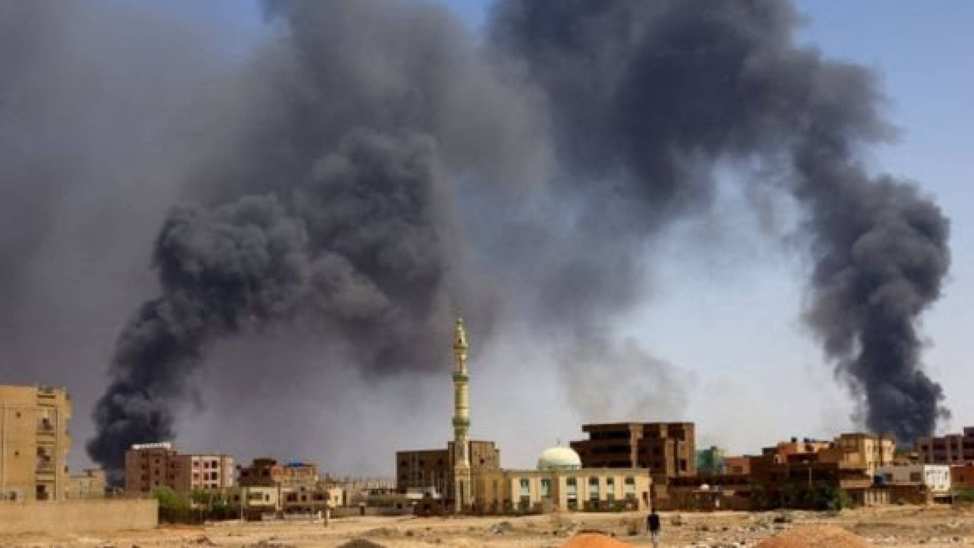 نفجارات في السودان