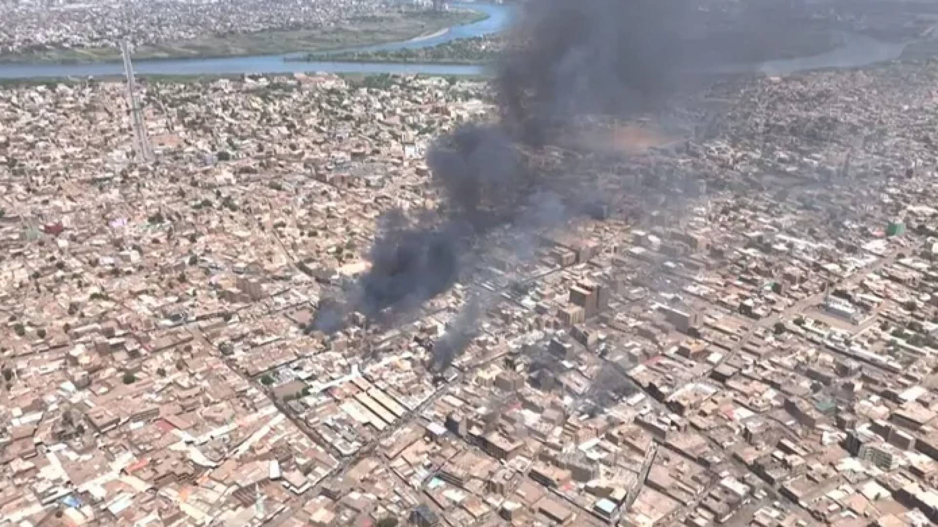 هجوم على مطار الخرطوم