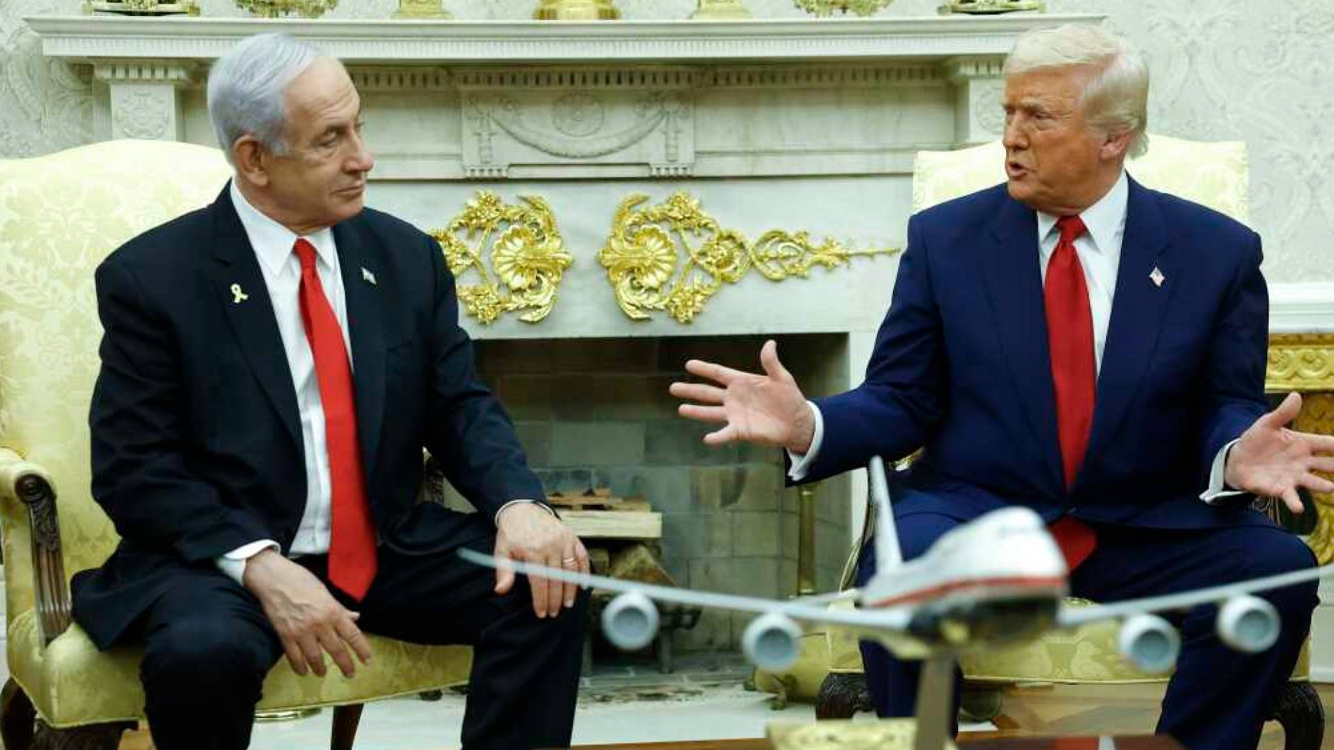 الرئيس الأمريكي دونالد ترمب ورئيس وزراء الاحتلال بنيامين نتنياهو