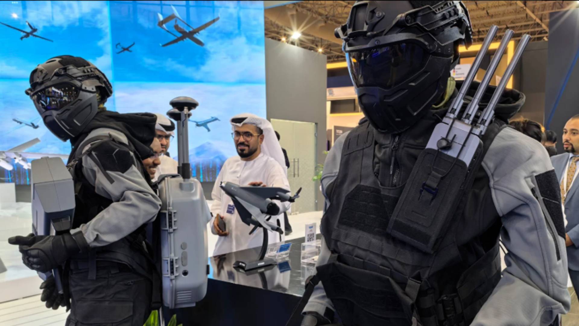 شركة SkyFend خلال مشاركتها في معرض دبي للطيران