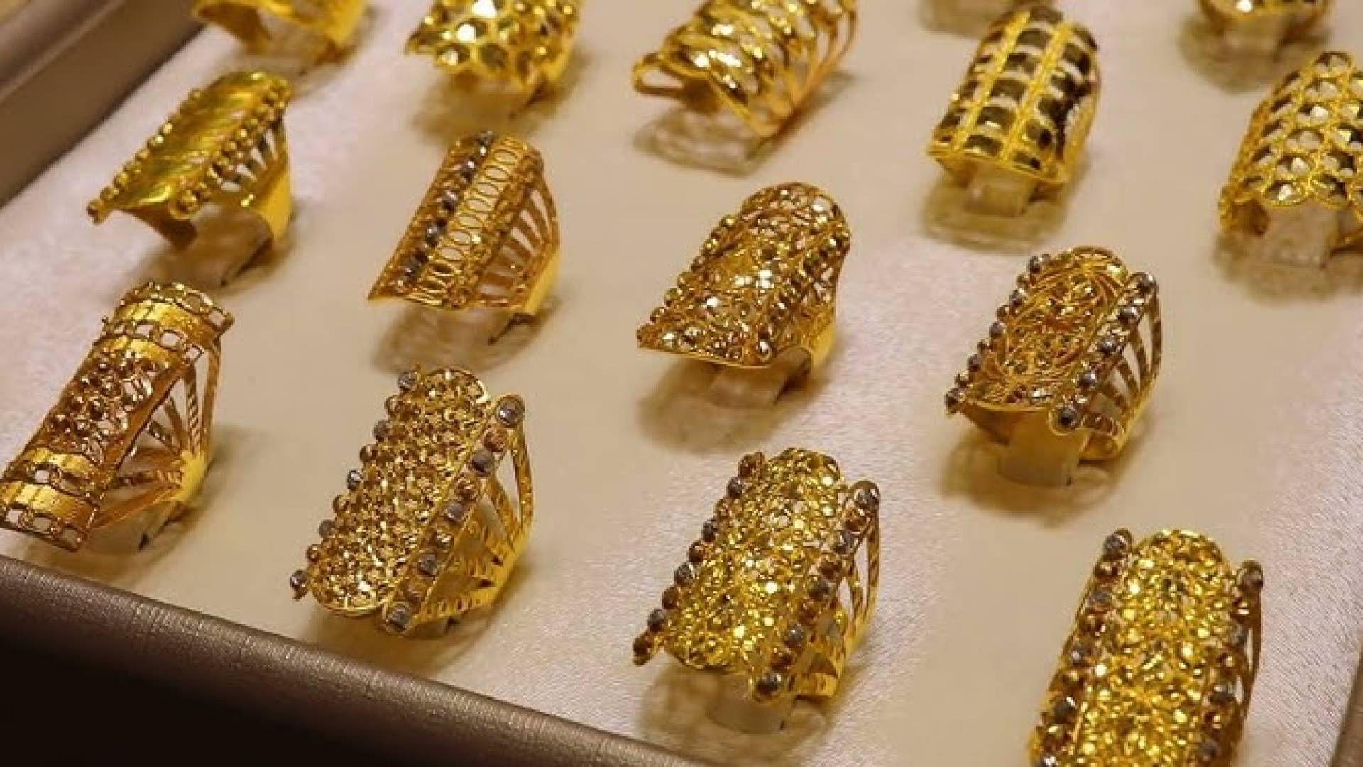 مجوهرات ذهبية