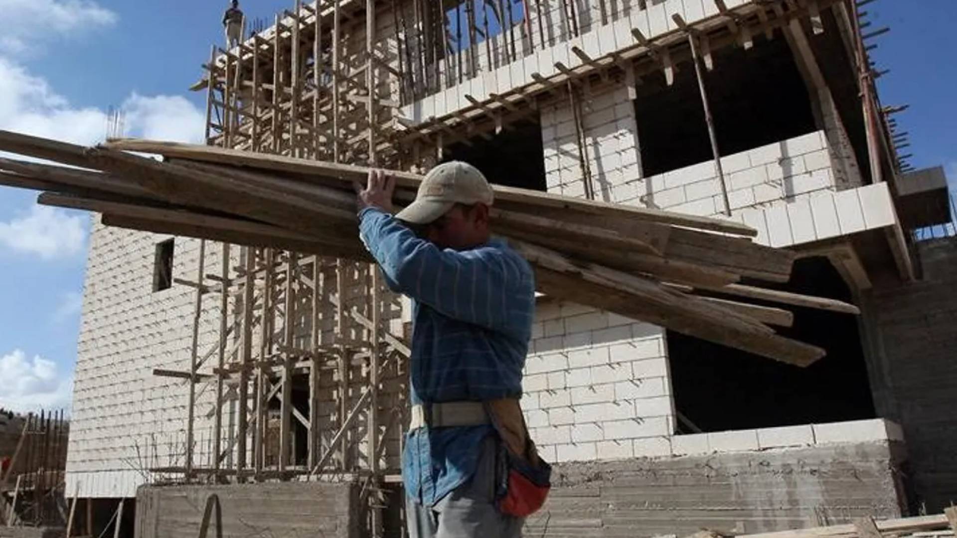 عامل بناء - تعبيرية