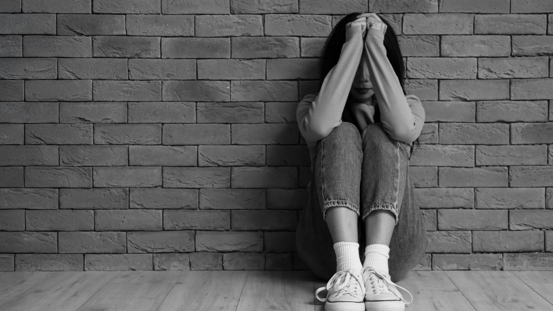 صورة تعبيرية لفتاة تعرضت للعنف