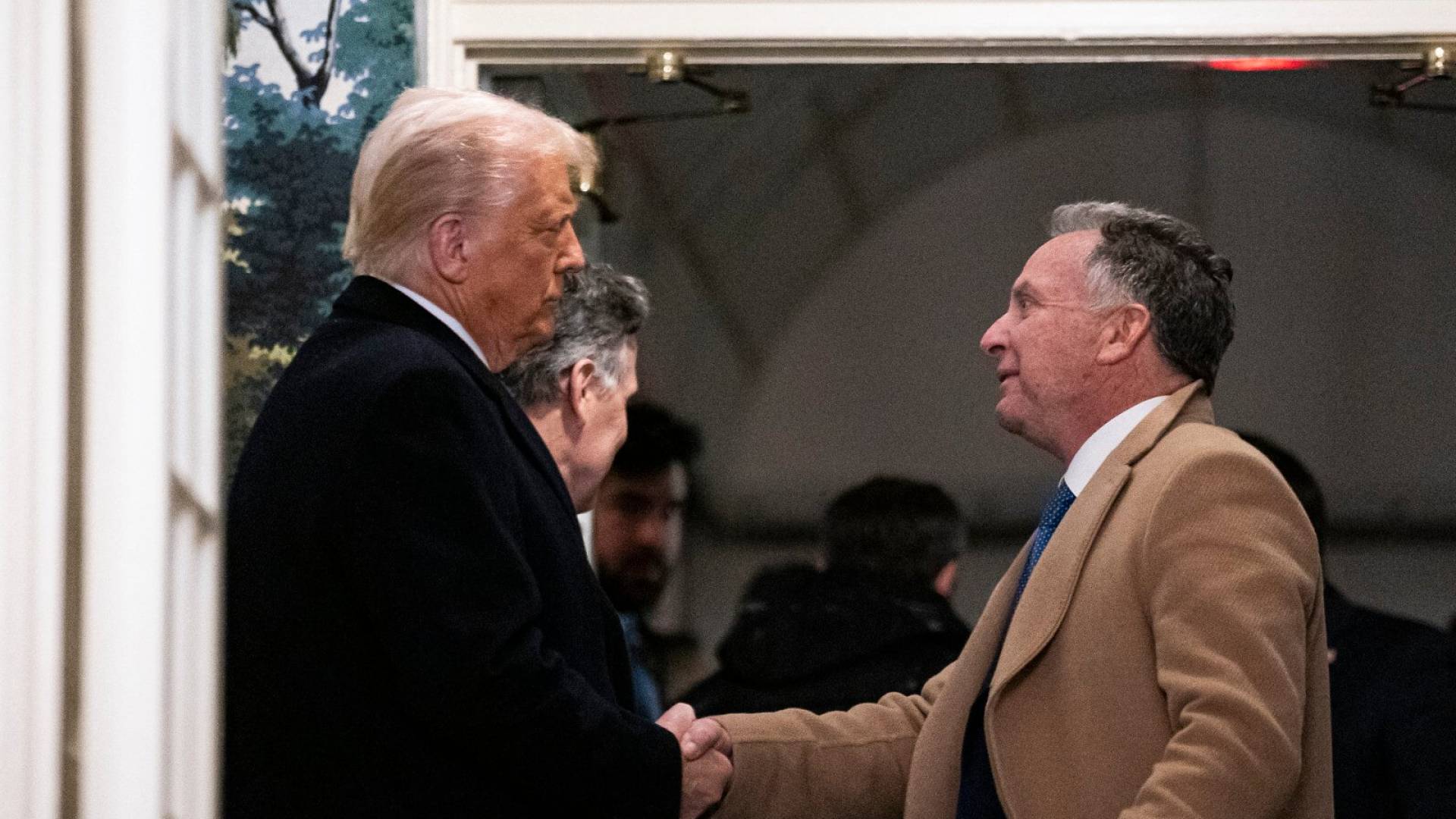 الرئيس الأمريكي دونالد ترمب والمبعوث الأمريكي ستيف ويتكوف