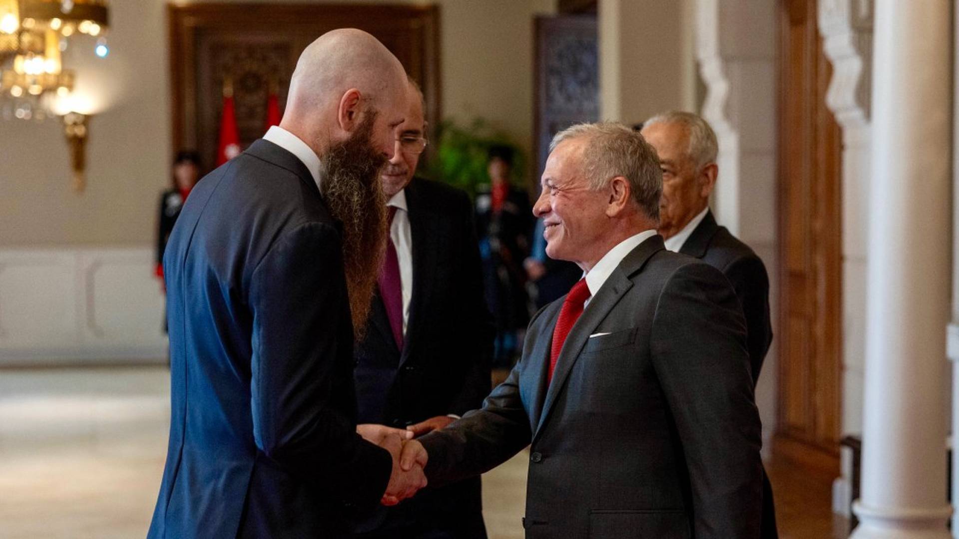 الملك عبدالله الثاني والسفير الأمريكي الجديد جيم هولتسنايدر