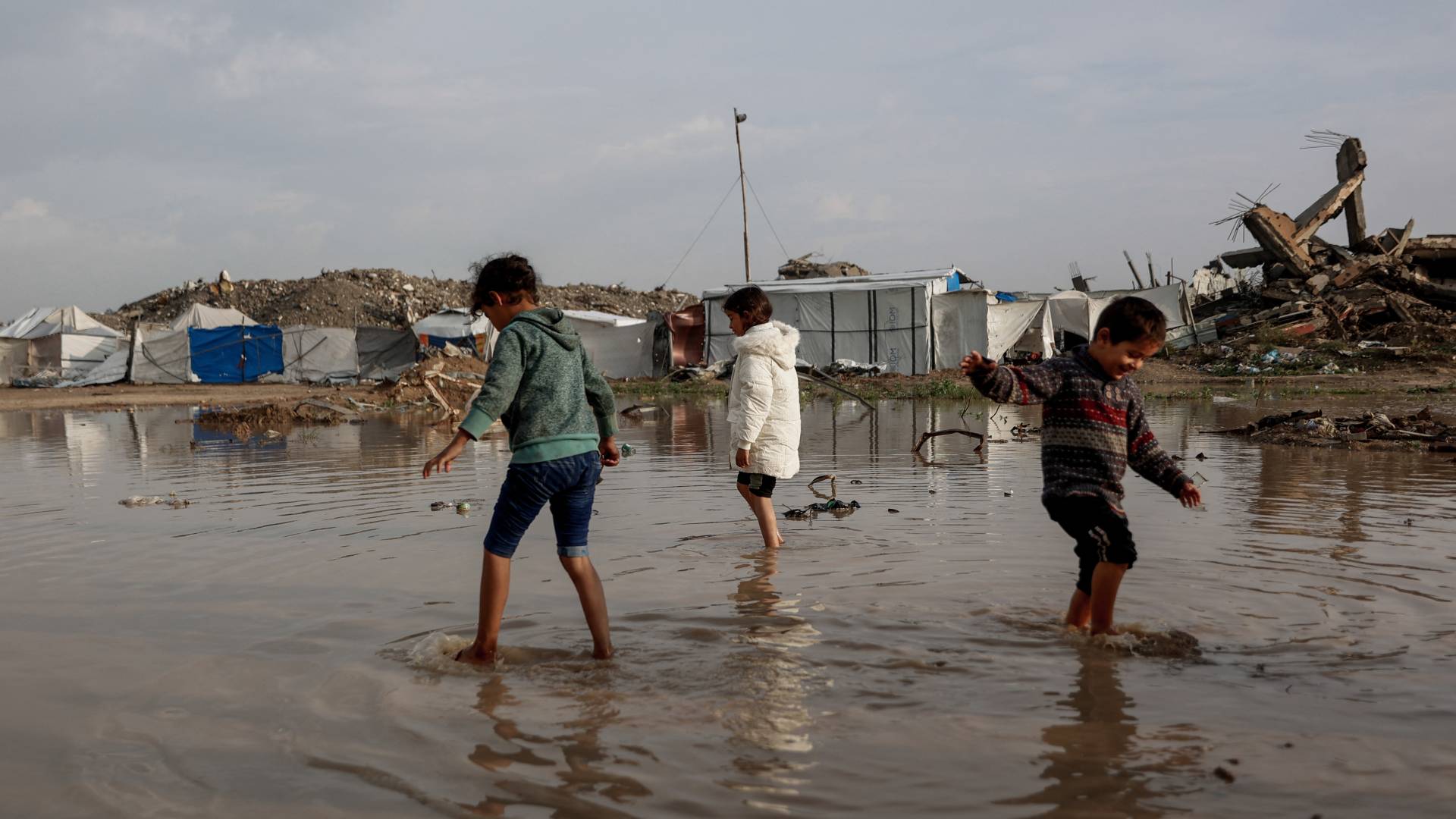 أطفال غزة في الشتاء