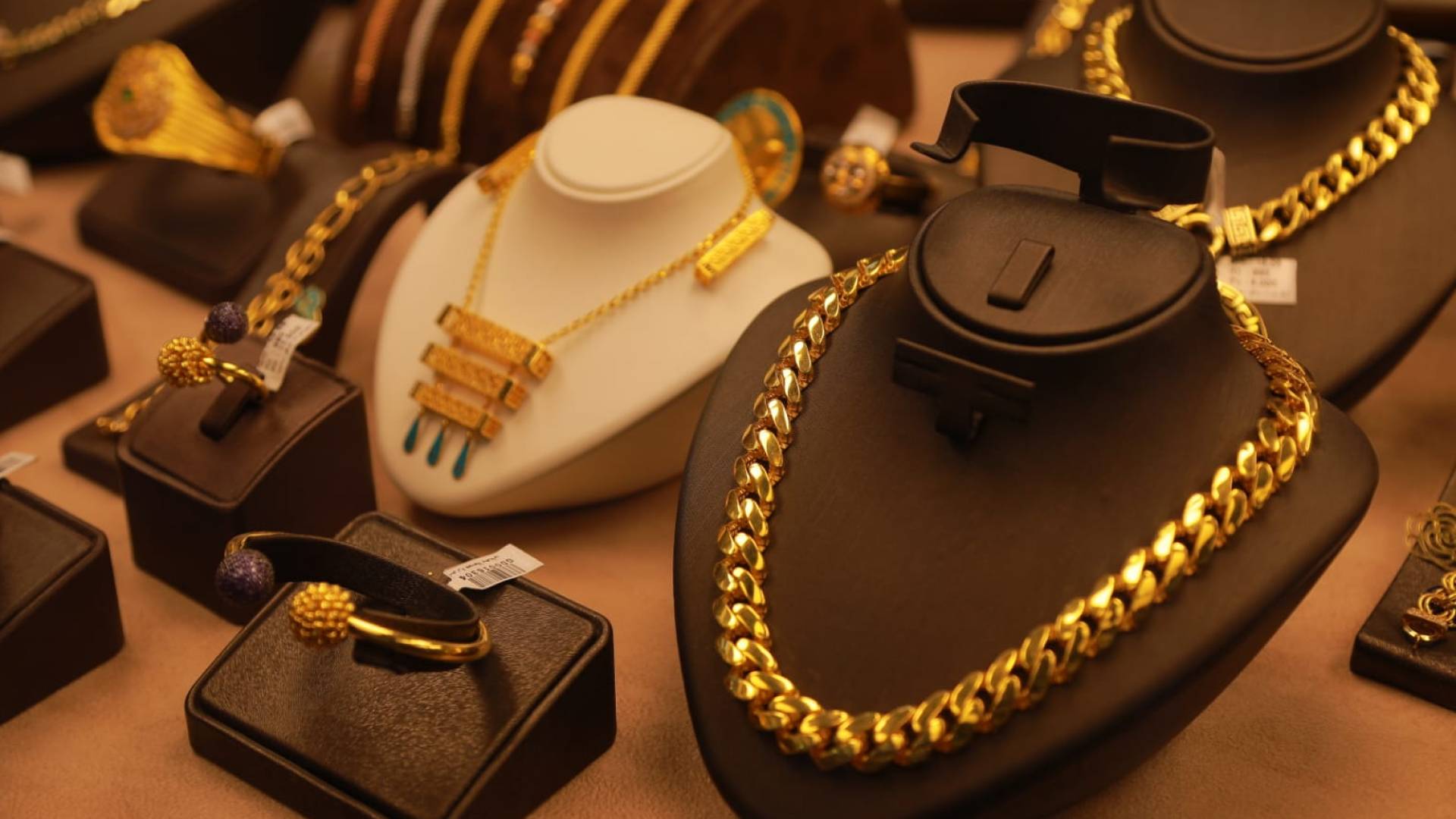 مجوهرات ذهبية