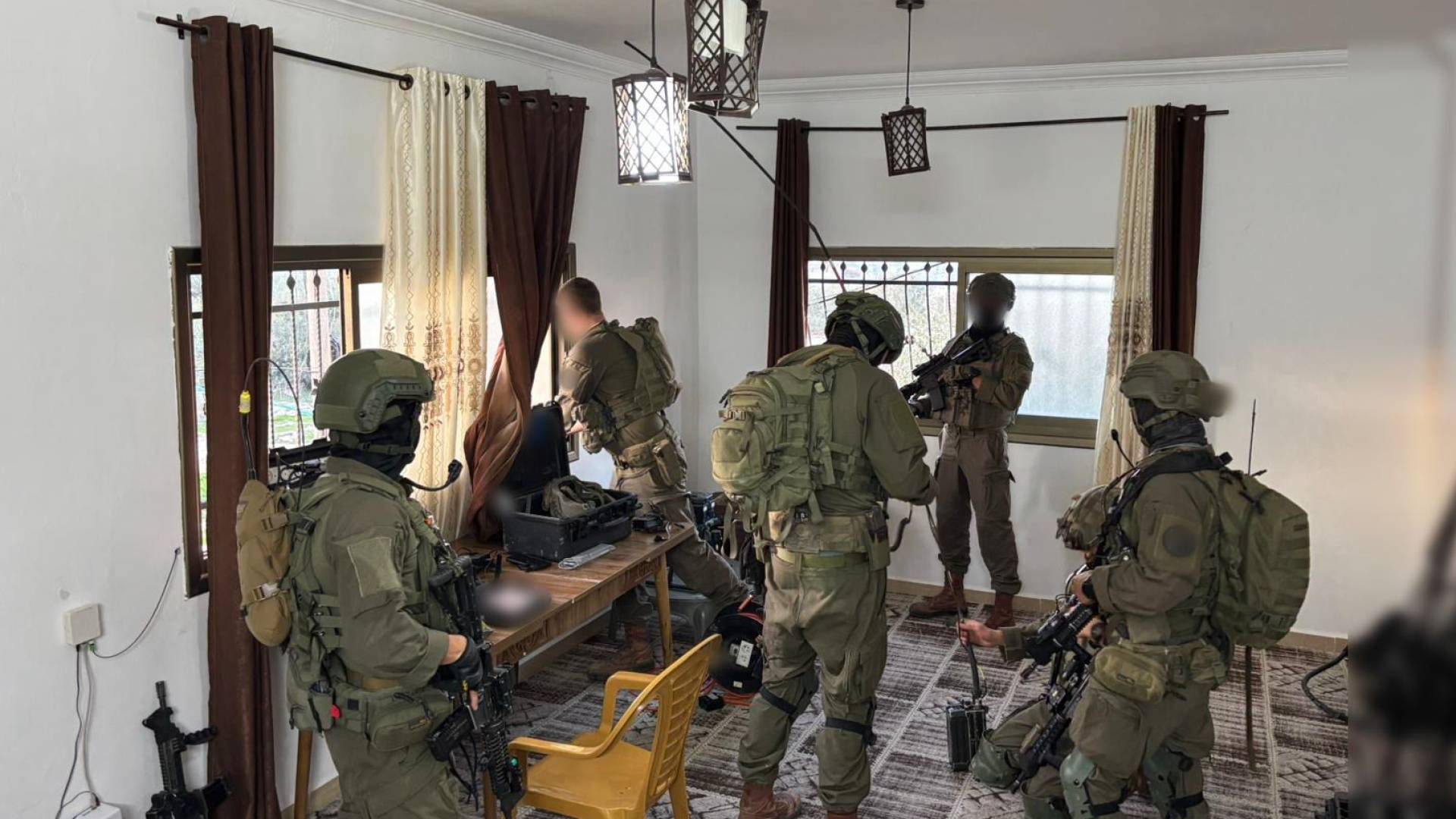 جيش الاحتلال يقتحم "قباطية" لمسح منزل منفذ عملية "بيسان" تمهيدا لهدمه