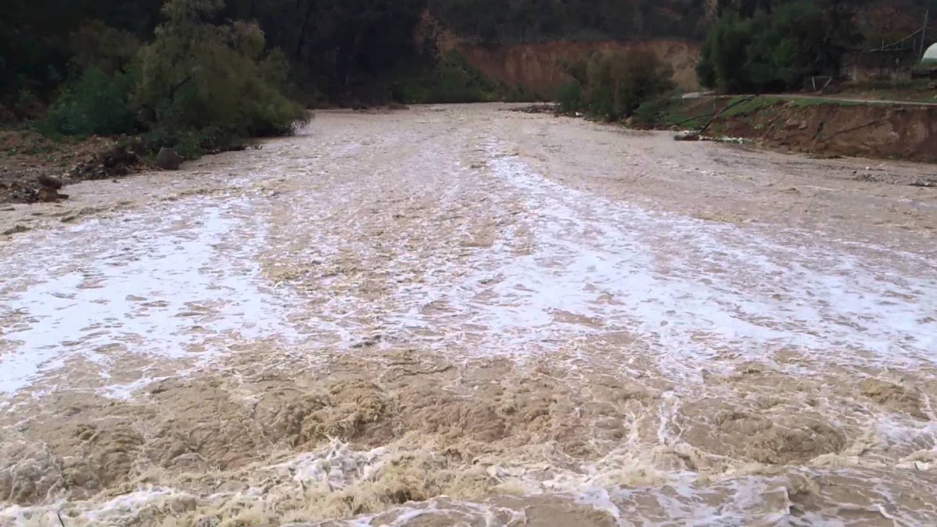 سيول جارفة في وادي عربه .. ارشيفية