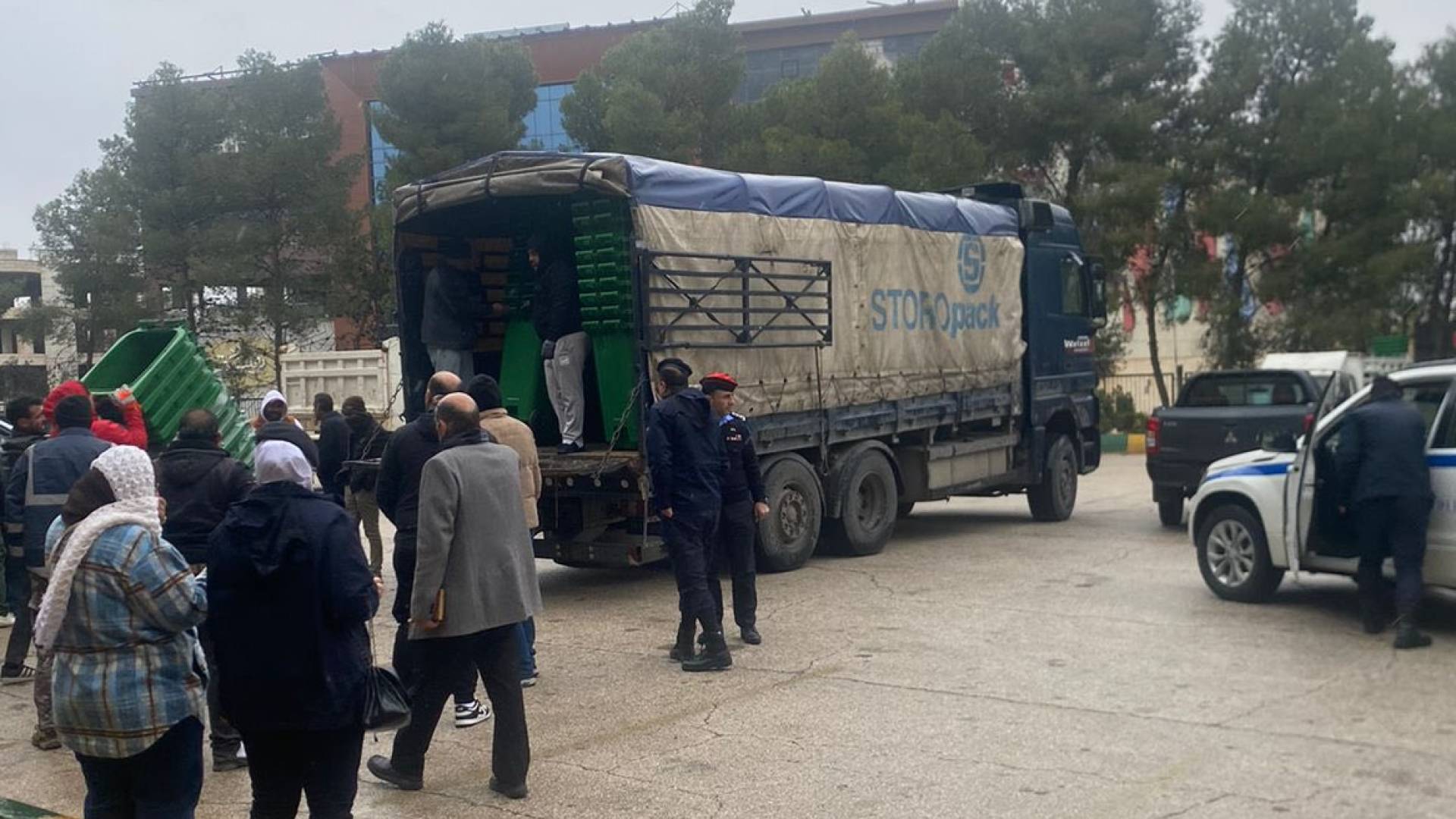 توزيع 435 حاوية نفايات بلاستيكية سعة 240 لترا على بلديات محافظات الشمال (إربد، جرش، عجلون).