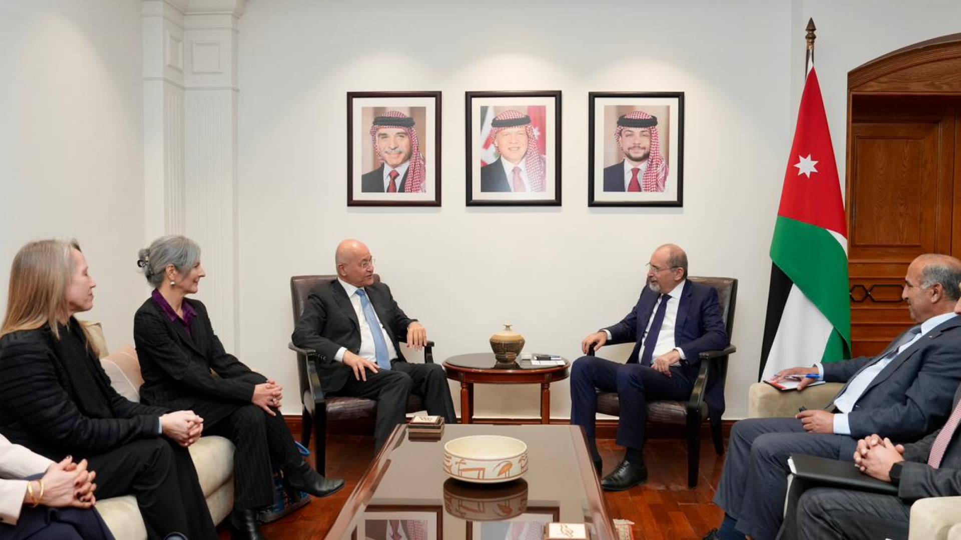 رئيس الوزراء ووزير الخارجية وشؤون المغتربين أيمن الصفدي، يستقبل المفوض السامي للأمم المتحدة لشؤون اللاجئين برهم صالح