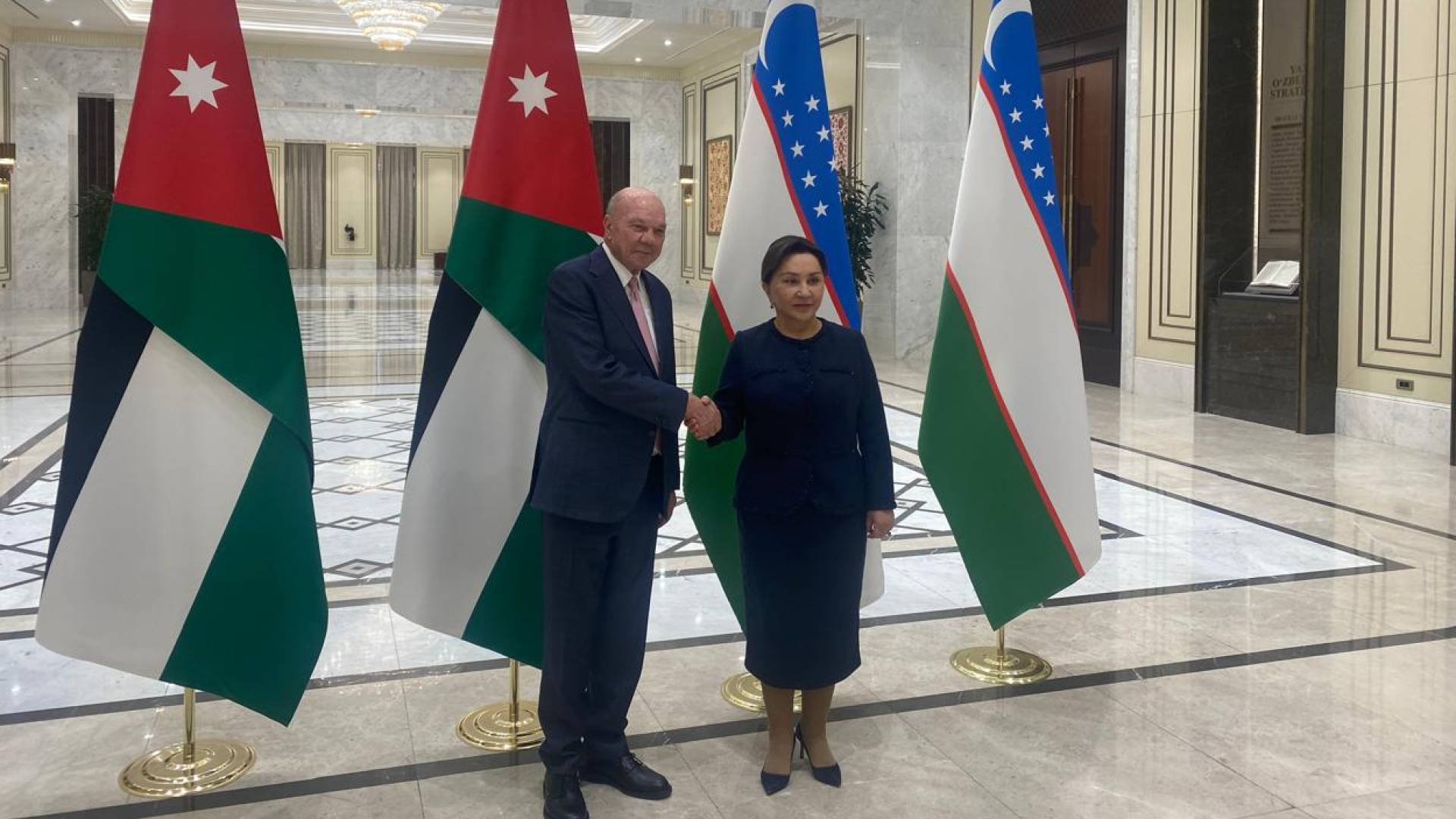 رئيس مجلس الأعيان فيصل الفايز ورئيسة مجلس الشيوخ الأوزبكي