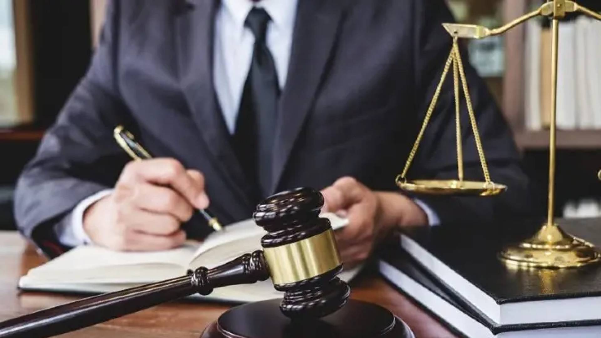 محكمة "تعبيرية"